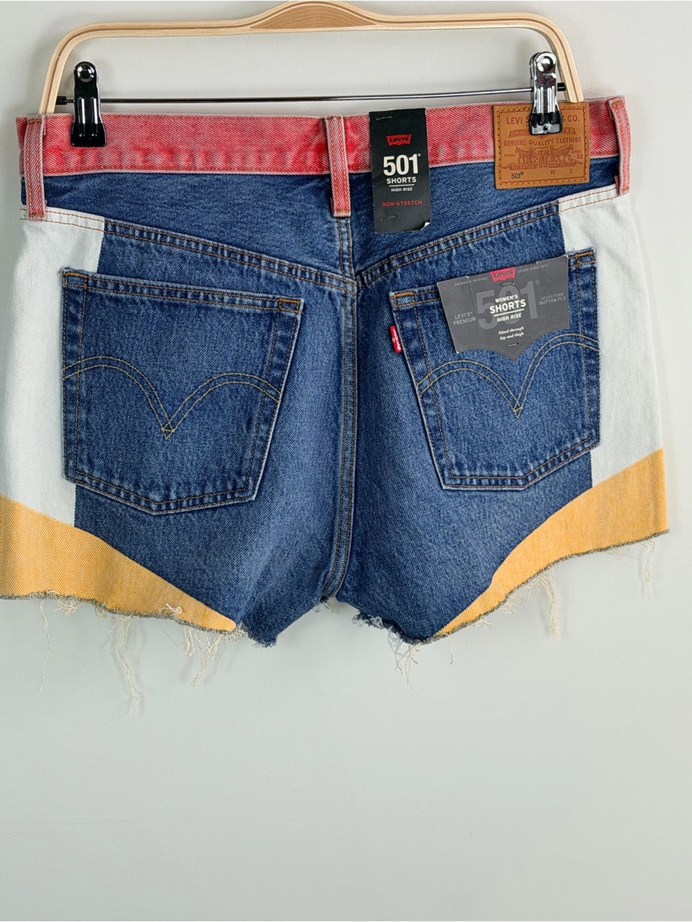 Levi’s Premium 501 High Rise Colorblock Zip Denim Shorts NWT W30 17” Flat Waist - Picture 2 of 7